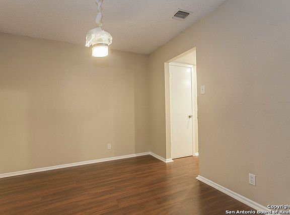 4th image of 5647 Fountainwood Dr