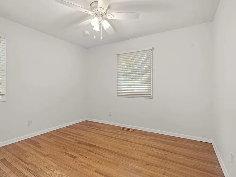 8907 Rollingwood Rd — Photo 10