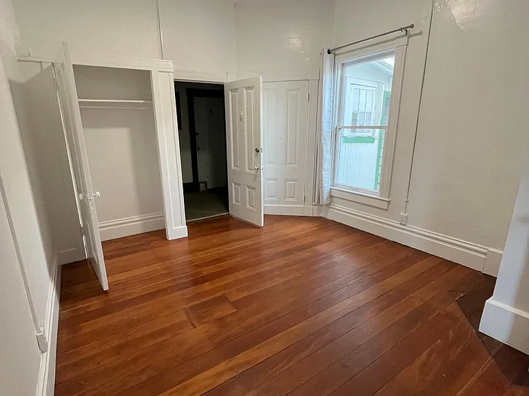 1419 De La Vina St #16 — Photo 3