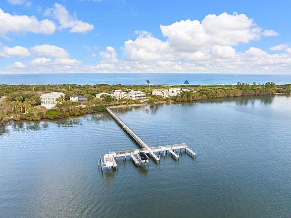 3rd image of 7671 Pelican Pointe Drive