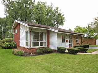 903 S Tower Dr, Mount Prospect, IL 60056