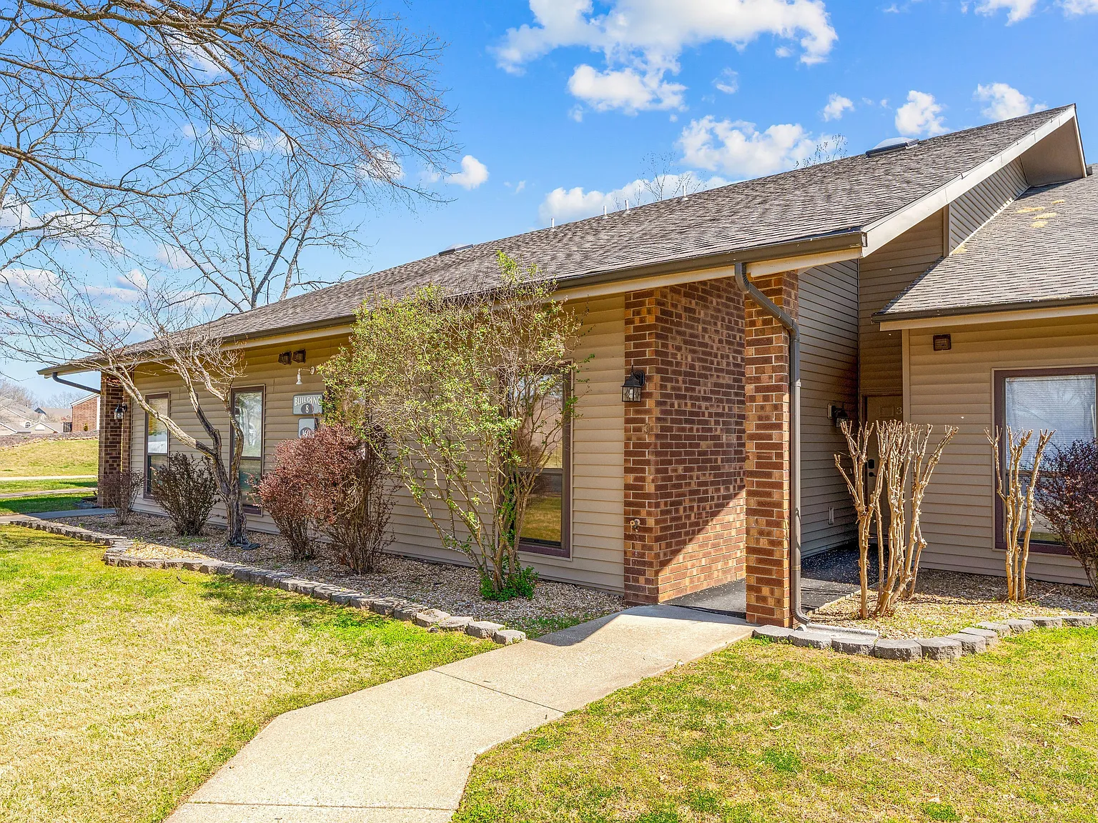 3 bed, 1934 sqft, $2,750 — Photo 3