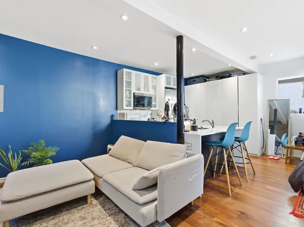 158 New York Avenue image 3 of 15