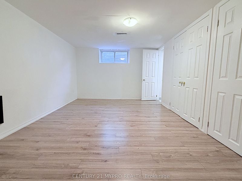 Toronto House for rent - 3 Bedrooms — photo 3