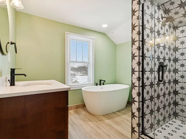 1563 Arcade St, Saint Paul, MN 55106