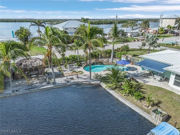 2669 Bridgeview St, Matlacha, FL 33993