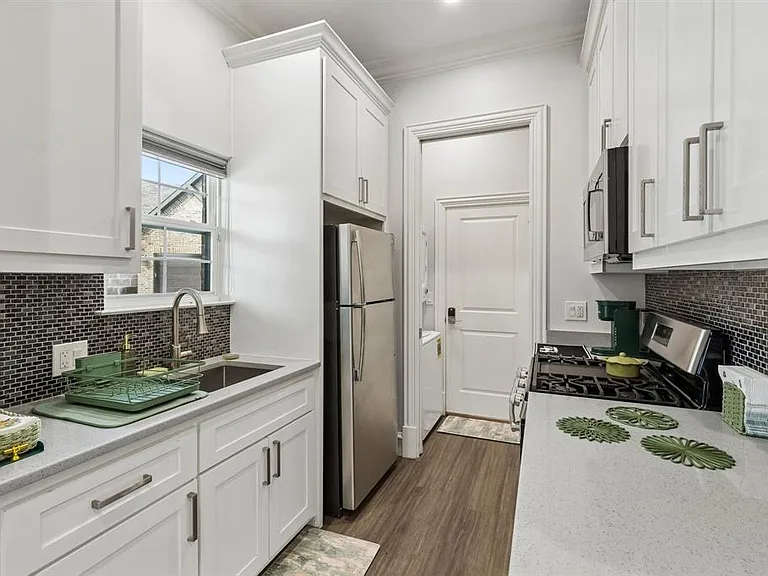 517 Pine Island Cir — Photo 33