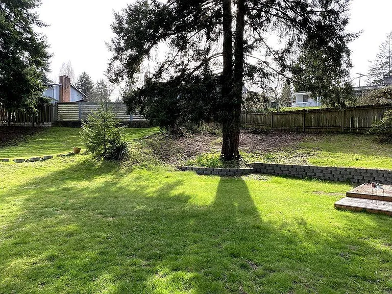 1035 151st Ave SE — Photo 14