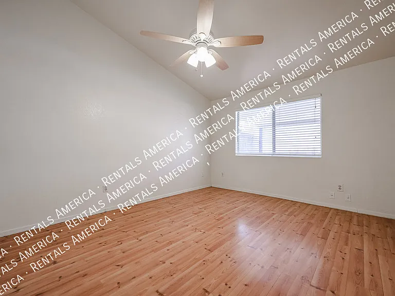 2834 E Isabella Ave — Photo 21