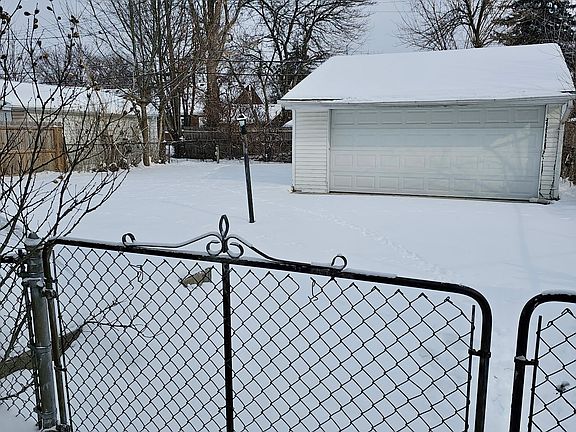 5th image of 20449 Lancaster St
