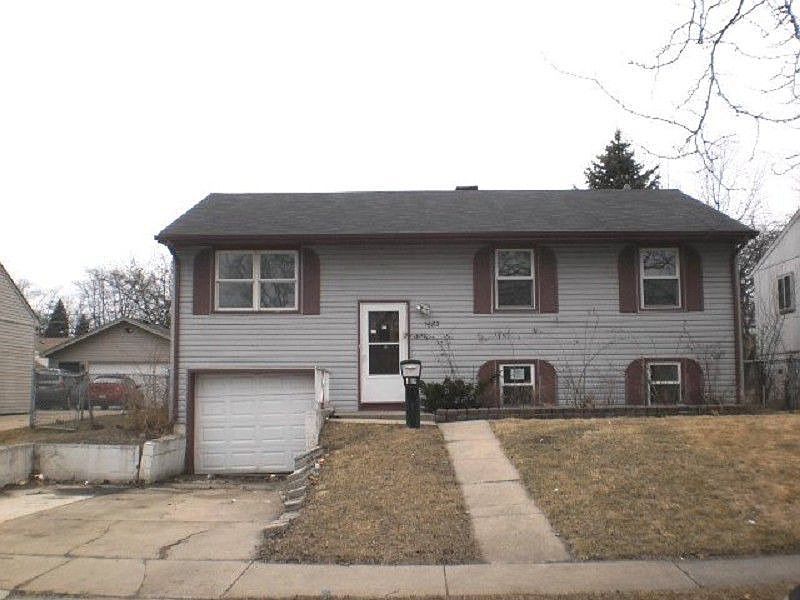 1st image of 1682 Paul Ave