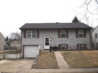 1682 Paul Ave, Glendale Heights, IL 60139