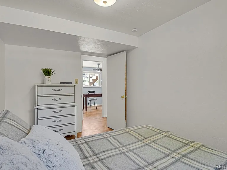 3290 W Fairview Pl — Photo 7