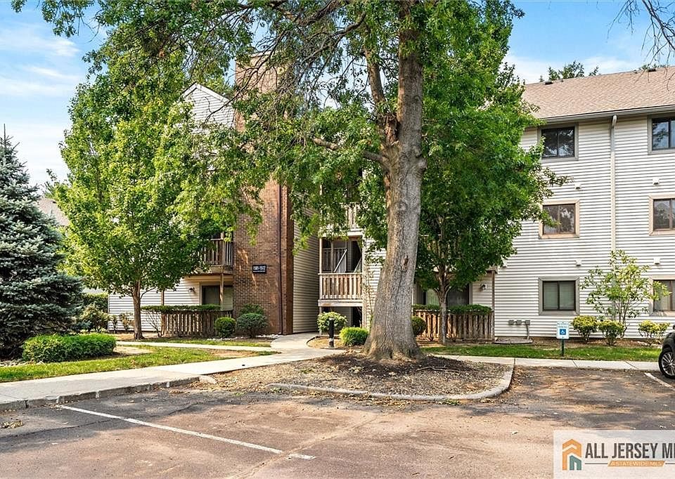 1st image of 1510 Ravens Crest Dr