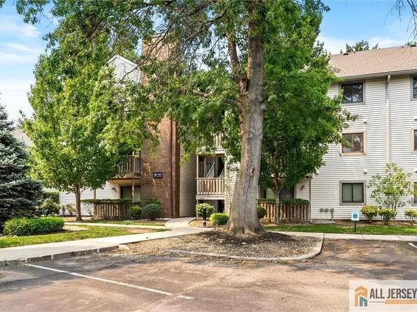 1510 Ravens Crest Dr, Plainsboro, NJ 08536