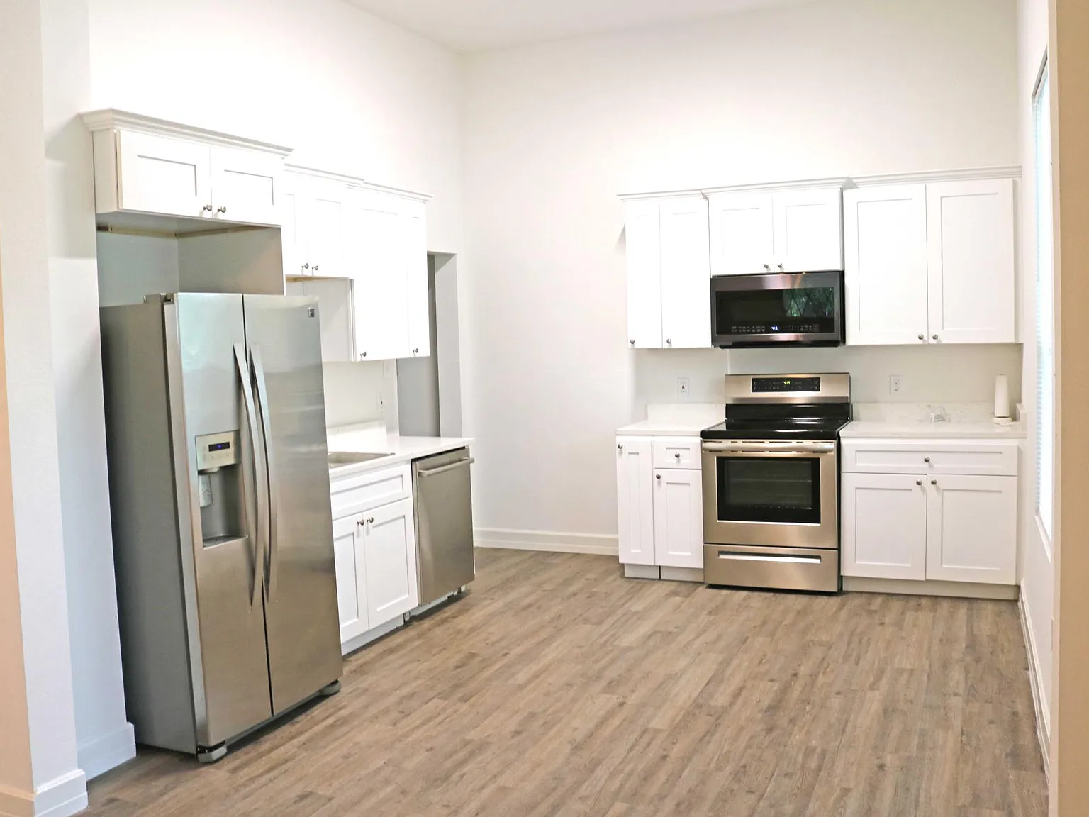2 bed, 1220 sqft, $1,375 — Photo 4