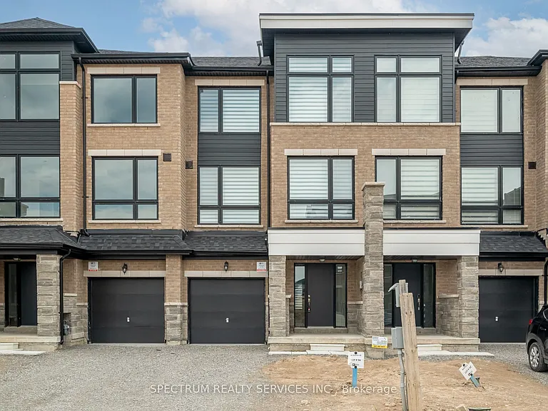 146 Blue Forest Cres — Photo 2