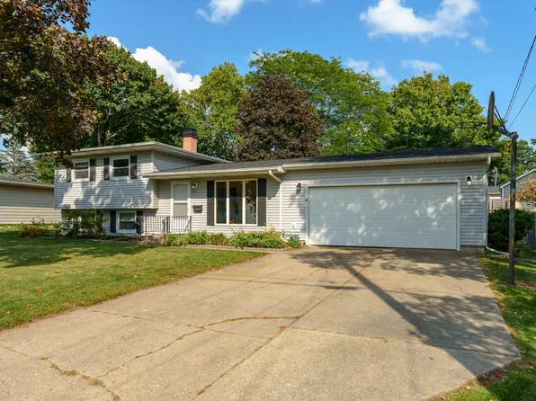 743 Cambridge Dr, Battle Creek, MI 49015