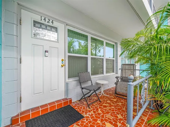 4325 58th Way N APT 1424, Kenneth City, FL 33709