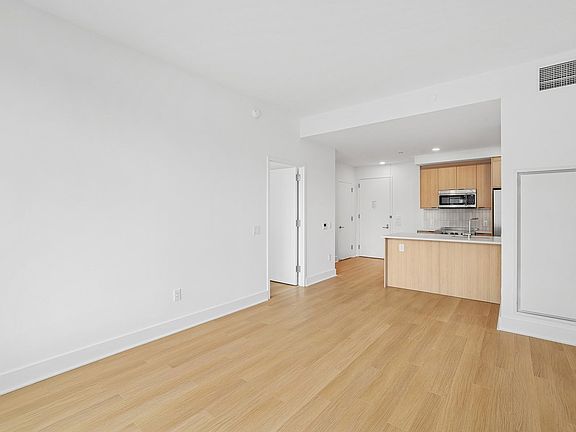 5th image of 499 President St #716