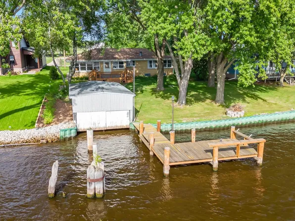 9257 Riverview Ln, Fremont, WI 54940