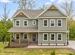 17 Baxter Woods Ln, Candler, NC 28715