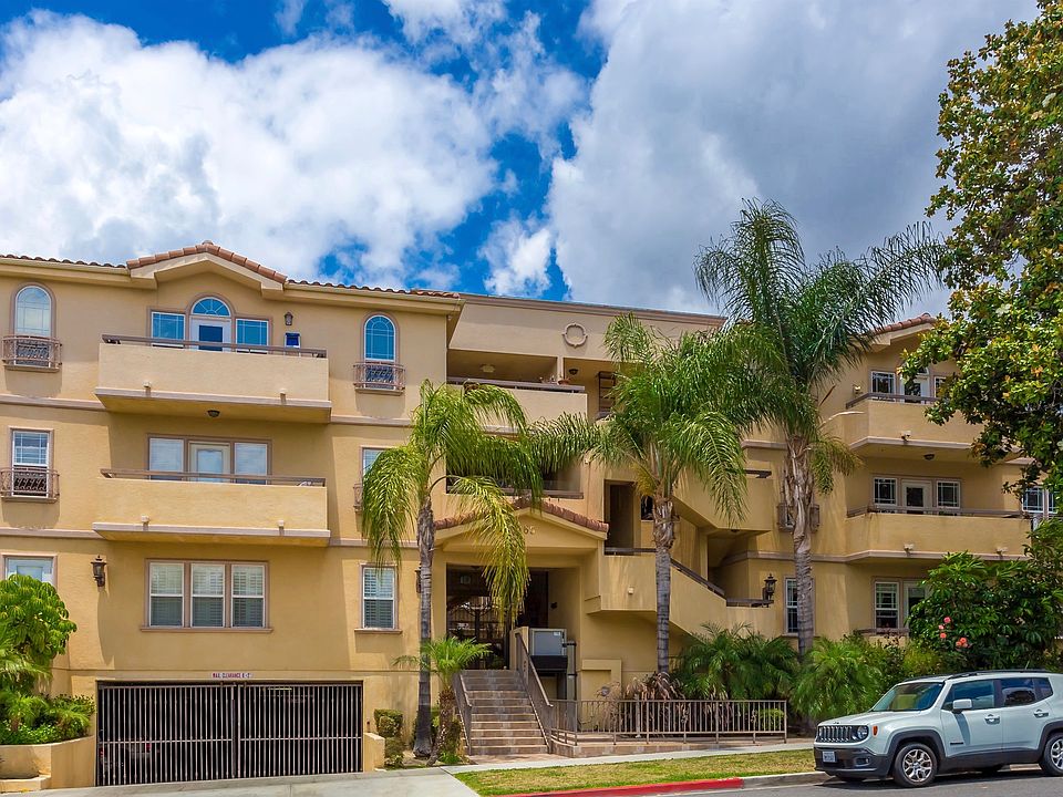 465 E. Magnolia Blvd. #203