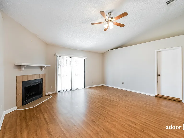 7137 Eagles Perch Dr — Photo 5