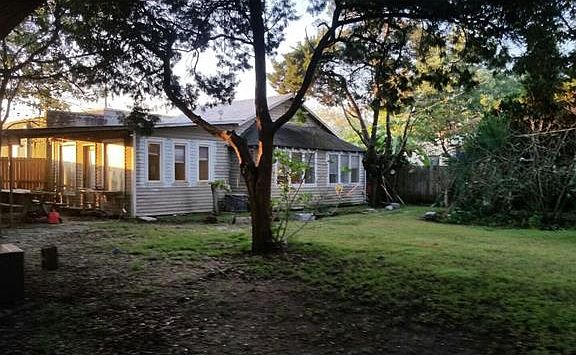 3rd image of 553 1/2 Brooklyn Ave