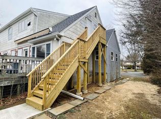 110 Clay Pitts Rd, Greenlawn, NY 11740