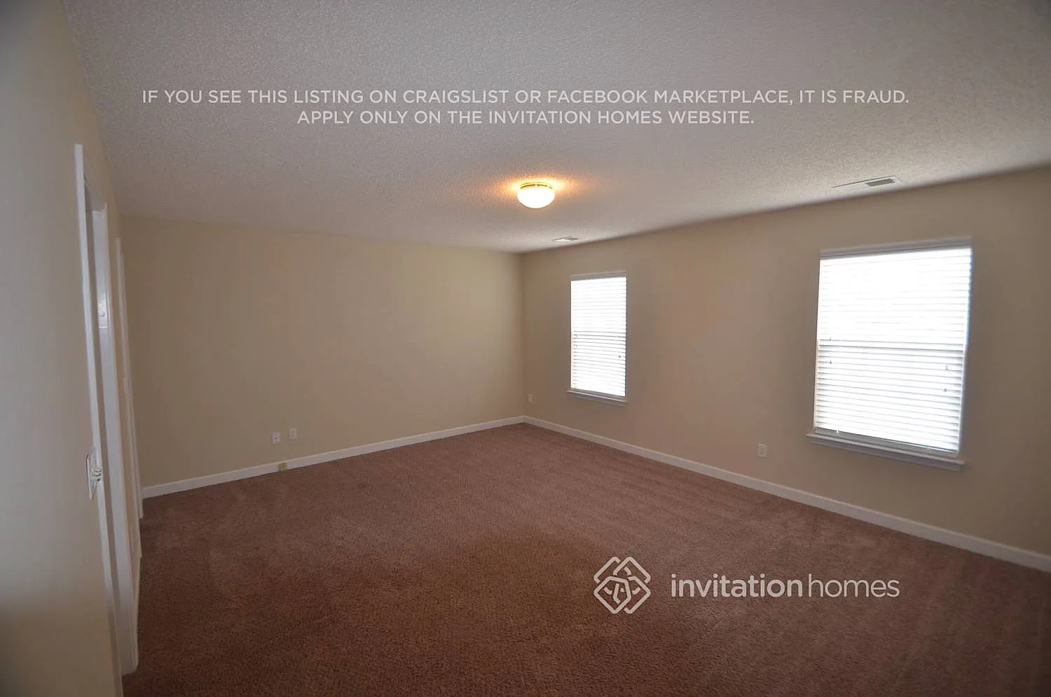 6329 Day Lilly Ln Charlotte, NC 28216 — Photo 2