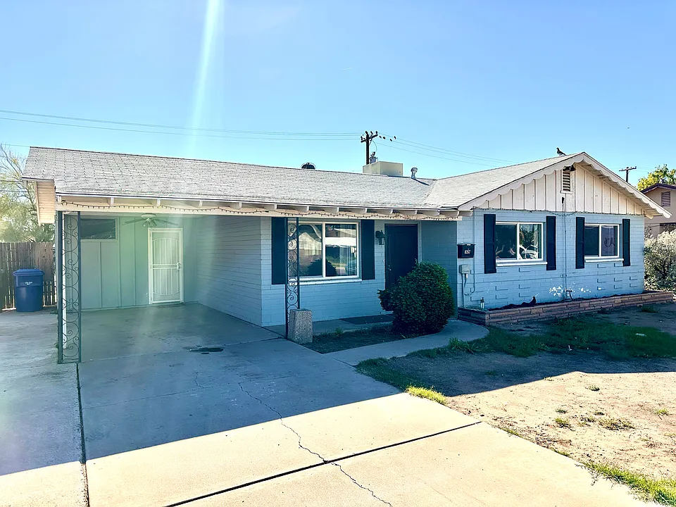 267 E Millett Ave
