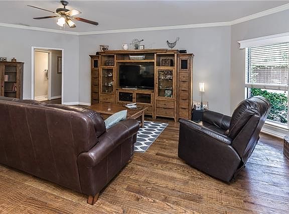 5th image of 1602 Willow Ln