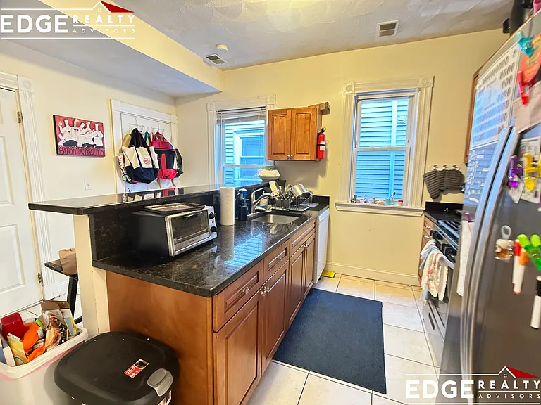 8 Carmel St #2 — Photo 10