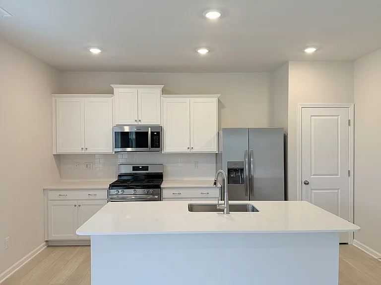 6337 Fairfax Ct — Photo 7