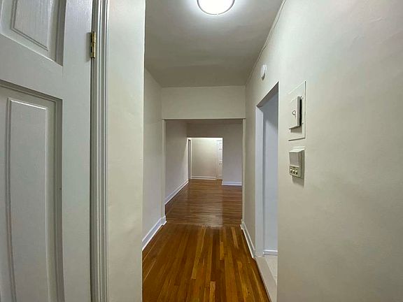 3rd image of 83-39 Talbot St #C6