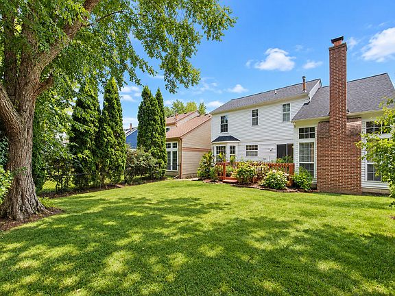 2nd image of 3081 Turnberry Ln
