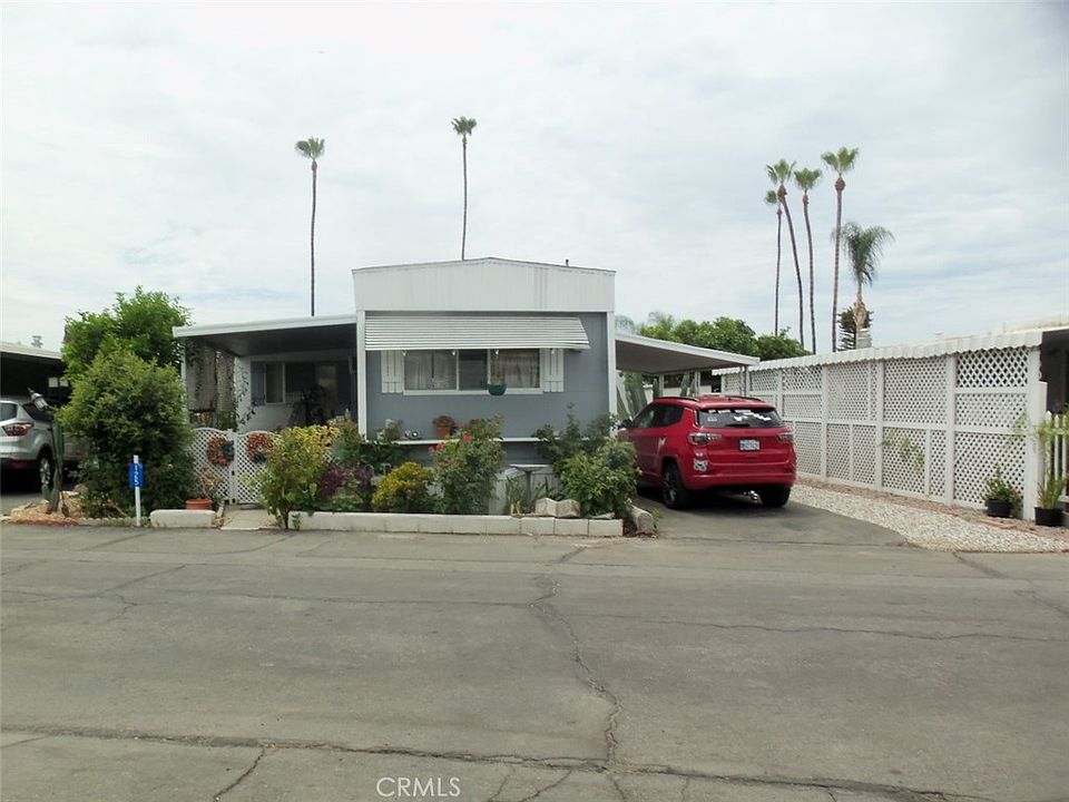 2nd image of 1600 S San Jacinto Ave Space 125