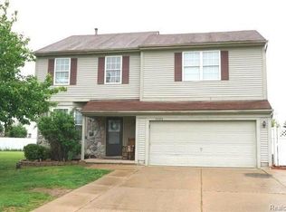 7525 Lochmoor Dr, Ypsilanti, MI