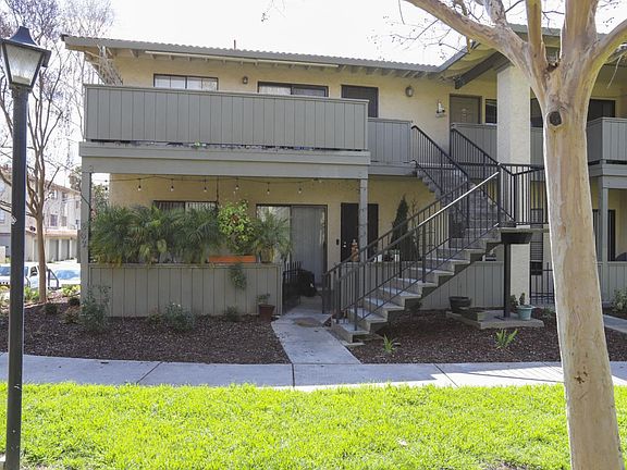 2nd image of 262 Kenbrook Cir