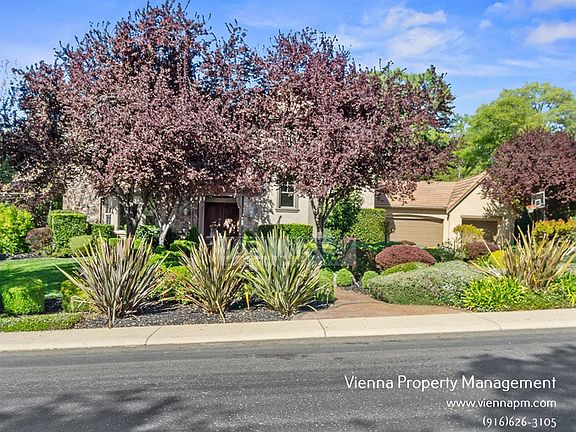 3rd image of 3394 Greenview Dr