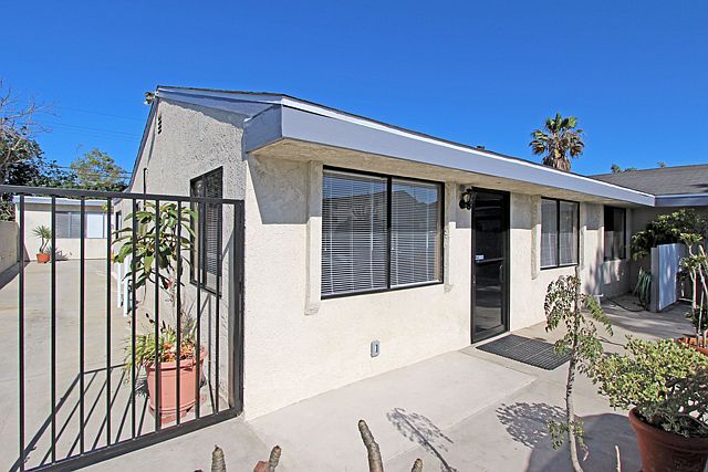 1st image of 880 W 19th St