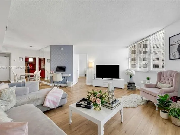 801 Brickell Bay Dr APT 1262, Miami, FL 33131