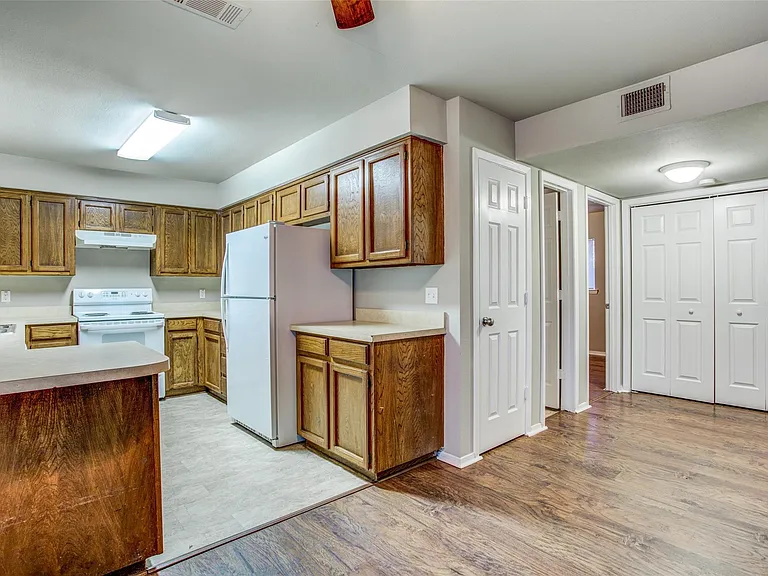 3825 Camelot St #A — Photo 20