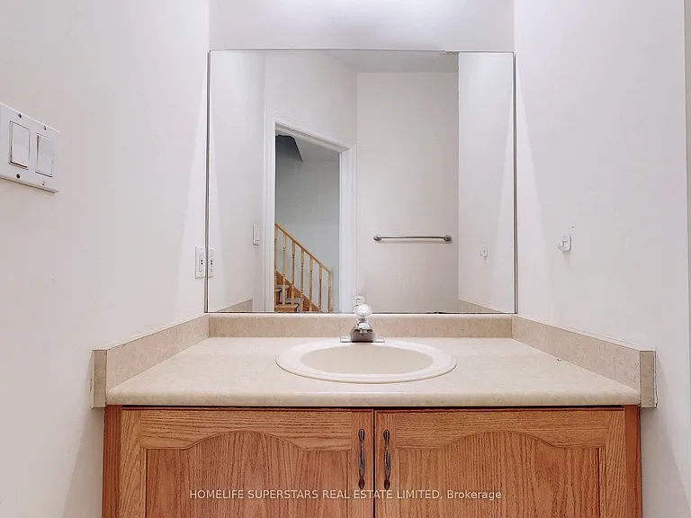 32 Holkham Ave — Photo 13