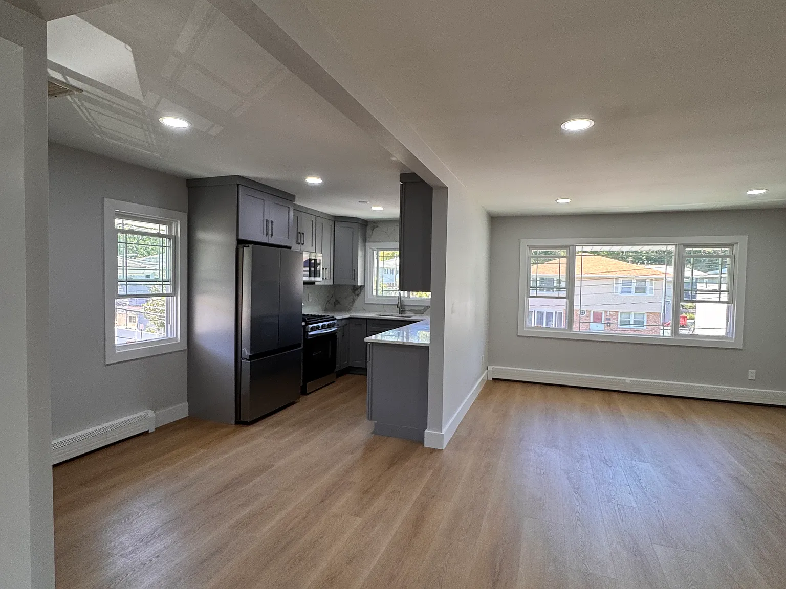 3 bed, 1300 sqft, $3,800 — Photo 3