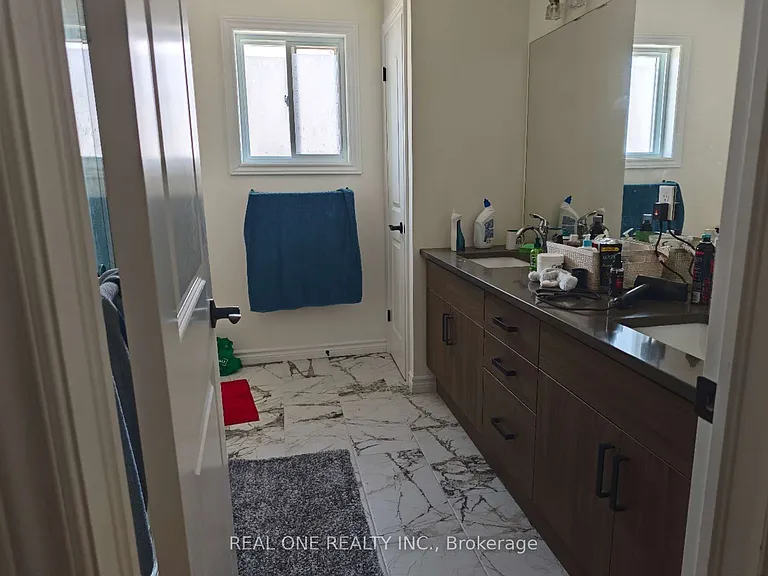 1240 Emma Chase — Photo 16