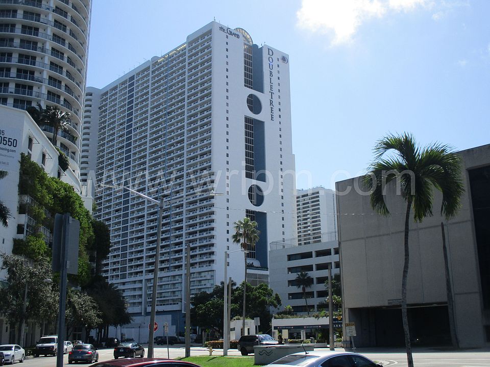 1st image of 1717 N Bayshore Dr APT 1747