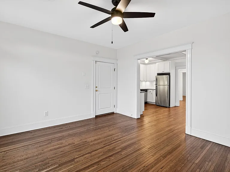 5744 Pershing Ave #1E — Photo 12