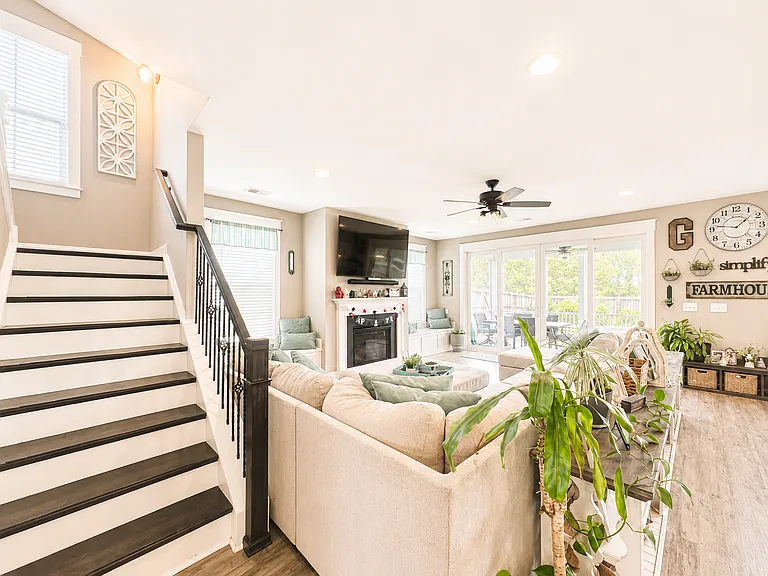711 Torridon Ln — Photo 4